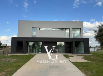 Casa · 170m² · 5 Ambientes · 2 Cocheras · Casa a Estrenar a La Laguna