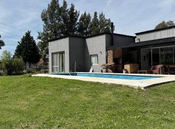 Casa · 201m² · 5 Ambientes · 2 Cocheras · Casa en Venta en El Ensueño