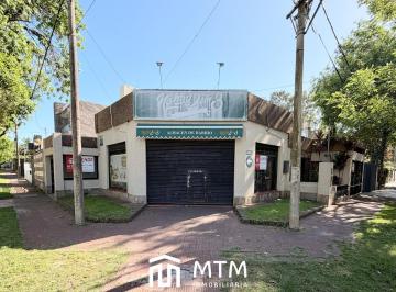 Casa · 130m² · 3 Dormitorios · 2 Cocheras · Casa en Venta con Local en Rosario, Alberdi.