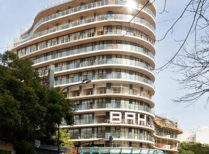 Desarrollo vertical · Bah - Av San Juan y Alberti