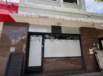 Local comercial · 33m² · 17 y 36 Local en Venta La Plata