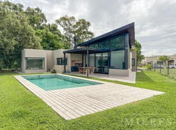 Casa · 223m² · 6 Ambientes · 2 Cocheras · Casa en Venta Area 2 San Sebastian