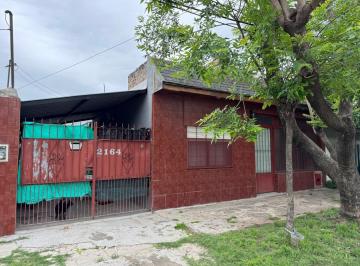 Casa · 80m² · 4 Dormitorios · 4 Cocheras · Casa Americana en Venta. Ituzaingo Norte