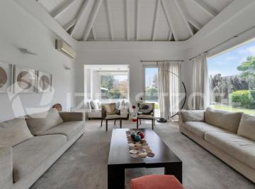 Casa · 275m² · 7 Ambientes · Casa en Los Lagartos