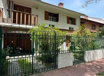 Casa de 6 ambientes, Rosario · Alberdi Residencial, Perdriel 331