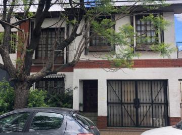 Casa de 4 ambientes, Morón · Barrio Guemes Casa 4 Amb Para Actualizar con Patio Terraza y Garaje