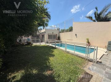 Casa · 322m² · 9 Ambientes · Casa Excelente 4 Dorm. Pileta Banfield