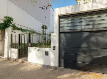 Casa · 175m² · 4 Ambientes · 1 Cochera · Venta Casa 3 Dorm. 3 Baños Cochera Patio Ayacucho 1800 Rosario