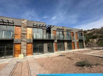 Casa · 129m² · 3 Ambientes · 1 Cochera · Duplex en Venta - Barrio Dalvian