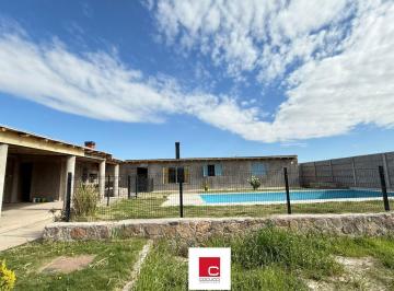 Casa · 160m² · 4 Ambientes · 4 Cocheras · Casa en Lujan de Cuyo