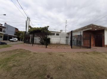 Casa · 145m² · 5 Ambientes · 1 Cochera · Casa en San Francisco Solano Venta