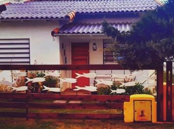 Casa de 3 ambientes, Quequén · “¡Viví a m del Mar en Quequén!” con Opción de Permuta por Propiedad en C