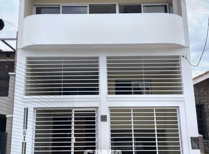 Casa · 270m² · 7 Ambientes