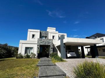 Casa de 5 ambientes, Ezeiza · Hermosa Casa en Venta en Terralagos Canning
