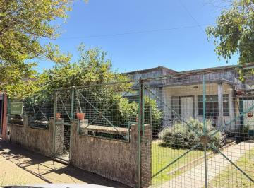 Casa · 70m² · 3 Ambientes · 3 Cocheras · Casa - Lomas de Zamora (Partido)