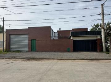 Bodega-Galpón · 280m² · 2 Ambientes · 2 Cocheras · Galpón en Barrio Lanusse