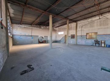 Bodega-Galpón · 498m² · 3 Ambientes · 4 Cocheras · Galpón en 2 Plantas + Vivienda de 3 Ambientes.
