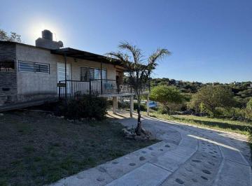 Casa de 4 ambientes, Villa Parque Siquiman · 078 Muy Linda Propiedad en Venta en Siquiman con Vistal Al Lago