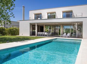 Casa · 253m² · 4 Ambientes · 2 Cocheras · Casa de 4 Ambientes en Venta en La Reserva Cardales