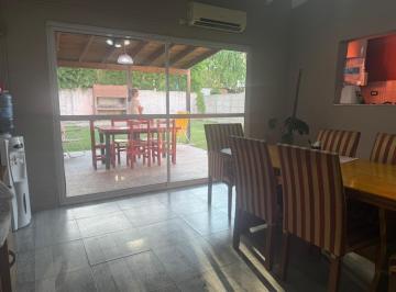 Casa · 80m² · 4 Ambientes · 1 Cochera · Casa Chalet en Venta en Zárate, G. B. a. Zona Norte, Argentina