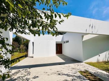 Casa · 137m² · 5 Ambientes · 2 Cocheras · Venta Casa 3 Dorm. en La Rinconada