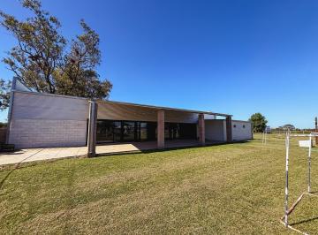 Depósito · 500m² · 2 Ambientes · 1 Cochera · Salón de Eventos con Gran Terreno en Saguier