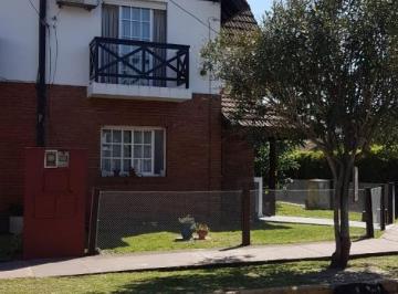 Casa · 1m² · 3 Ambientes · 2 Cocheras · Duplex en Barrio Cerrado