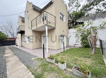 Casa · 65m² · 3 Ambientes · 1 Cochera · Dúplex Funcional Para Familias Jóvenes