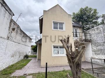 Casa · 62m² · 3 Ambientes · 1 Cochera · Dúplex con Gran Parque Privado en Entorno Verde de Turdera