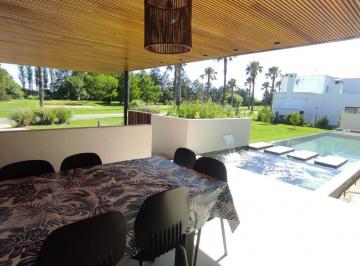 Casa · 236m² · 7 Ambientes · 2 Cocheras · Casa en Puerto Roldan