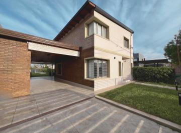 Casa · 130m² · 3 Dormitorios · 3 Cocheras · Tds 2 - Martin Luther King 1629