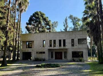 Casa de 6 ambientes, Brandsen · Hermosa Casa en Coronel Brandsen en Venta o Permuta por Chacra de 3 a 9 Ha
