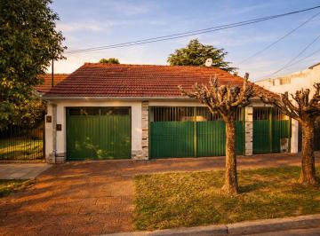 Casa de 3 ambientes, Quilmes · Casa con Terreno de 380 m², Excelente Ubicación.