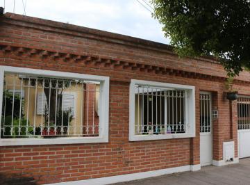 Casa · 153m² · 7 Ambientes · 2 Cocheras · Casa en Venta en Barrio Kennedy