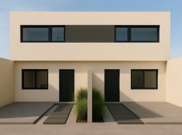 Casa · 90m² · 4 Ambientes · 1 Cochera · Casa en Plottier