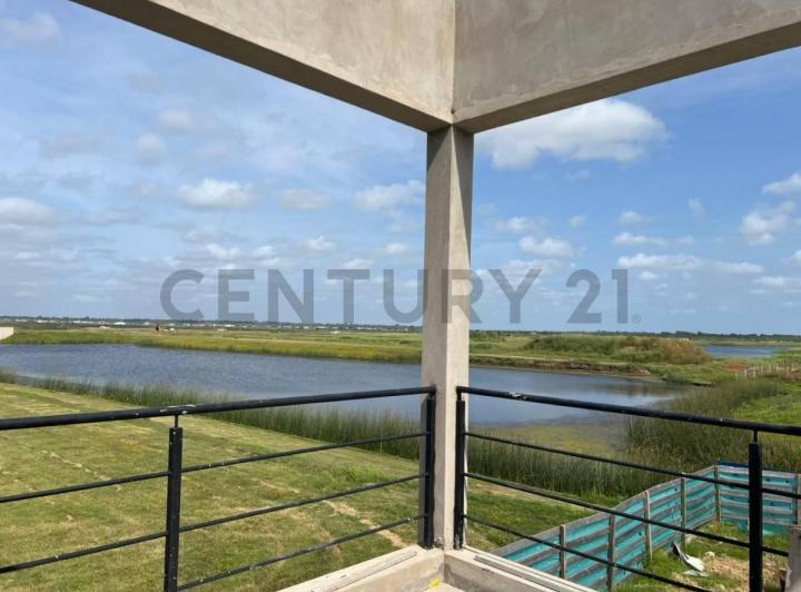 Casa · 183m² · 5 Ambientes · 2 Cocheras