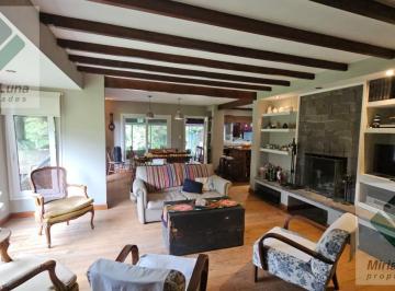 Casa · 220m² · 6 Ambientes · 8 Cocheras · Casa Tipo Chalet en El Carmencito Club de Campo