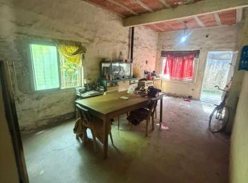 Casa de 2 ambientes, Ezeiza · Venta en Carlos Spegazzini, Guatemala 149, a Solo 50 m de La Ruta 205