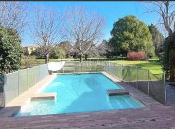 Casa · 348m² · 5 Ambientes · 3 Cocheras · Casa en Ayres de Pilar
