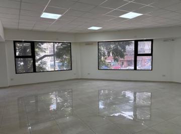Local comercial · 250m² · Local - a Estrenar en Alquiler!
