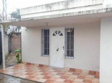 Casa de 3 ambientes, Quilmes · Hermosa Casa de 3 Ambientes con Parque, Pileta, Quincho y Terraza – Excelente Estado