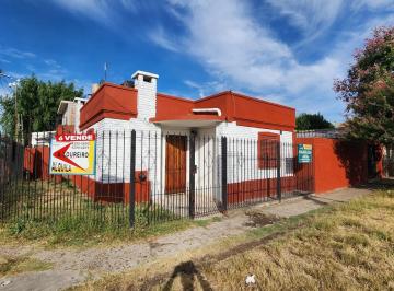 Casa · 87m² · 2 Ambientes · 1 Cochera · Casa en Venta Sobre Av 2 de Abril y a 7cuadras de Av Espora!
