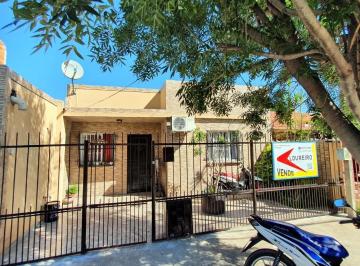 Casa · 208m² · 8 Ambientes · Casa en Venta a 200 m de Av Monteverde!