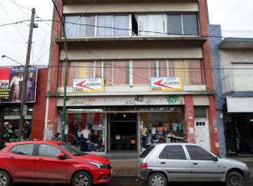 Edificio · 737m² · 18 Ambientes · En Venta! Ideal Inversor! Local y Departamentos Sobre Calle Comercial!