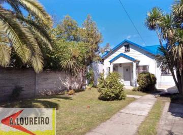 Casa · 70m² · 3 Ambientes · 1 Cochera · Casa en Venta a Pocos m de Av Lacaze!