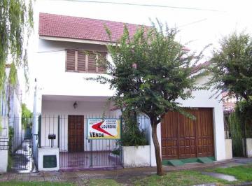 PH · 1m² · 4 Ambientes · Chalet en PH Al Frente Ubicado a 600 m de La Estación