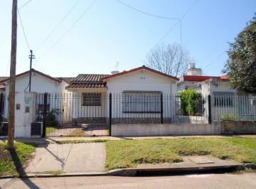 Casa · 83m² · 3 Ambientes · Chalet en Burzaco