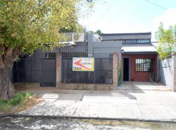 Casa · 130m² · 2 Ambientes · Casa en Llavallol