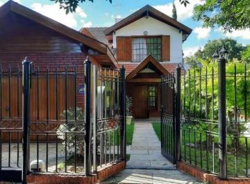 Casa · 180m² · 7 Ambientes · Casa en Burzaco
