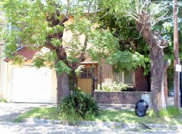 Casa · 200m² · 5 Ambientes · Casa en Burzaco